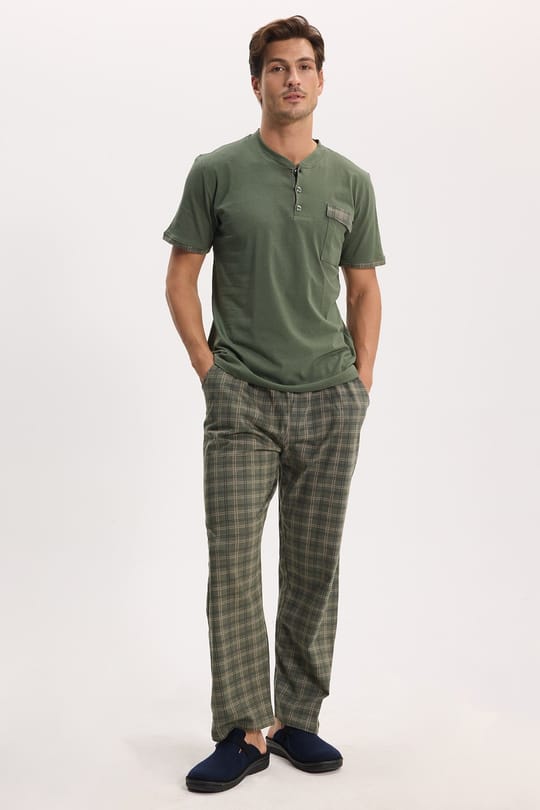 Erkek Standart Fit Normal Kesim Pamuklu Kısa Kollu Bisiklet Yaka Cepli Yeşil Pijama Takımı