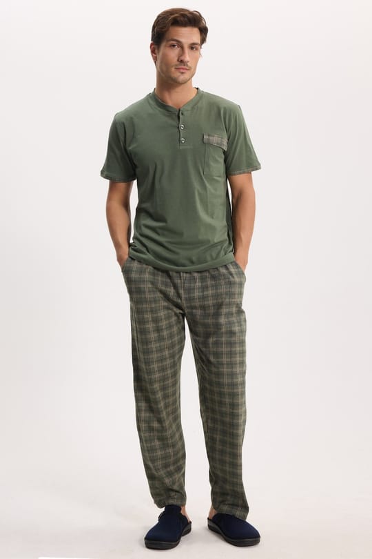 Erkek Standart Fit Normal Kesim Pamuklu Kısa Kollu Bisiklet Yaka Cepli Yeşil Pijama Takımı