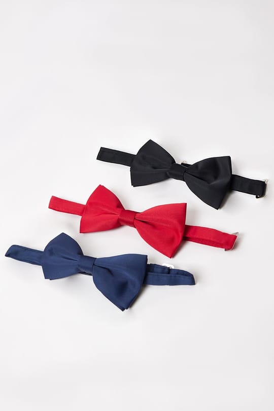 TRIPLE BOW TIE