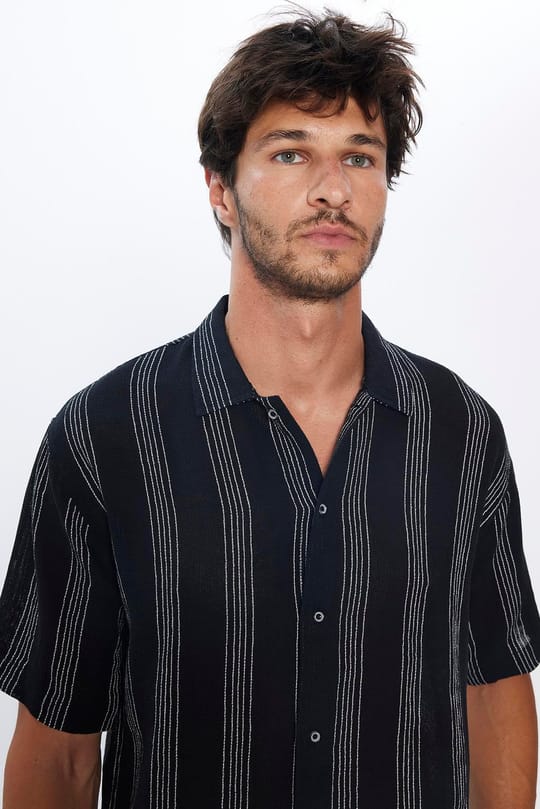 Erkek Relax Fit Rahat Kesim Oversize Kısa Kollu %100 Pamuk Keten Doku Çizgili Siyah Gömlek