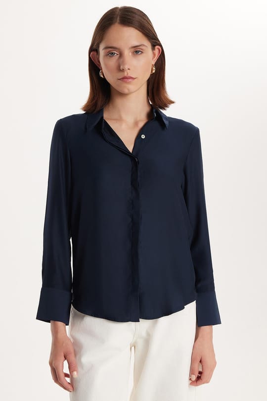 Kadın Relax Fit Rahat Kesim Satenli Kumaş Lacivert Uzun Manşet Düz Gömlek