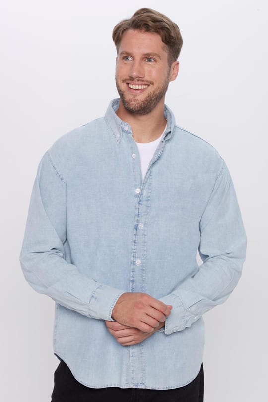 Erkek Relax Fit Rahat Kesim Denim Düğmeli Yaka Gömlek