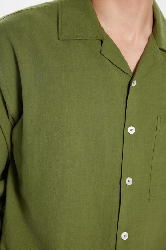 Erkek Relax Fit Rahat Kesim Oversize %100 Pamuk Keten Doku Apaş Yaka Haki Gömlek