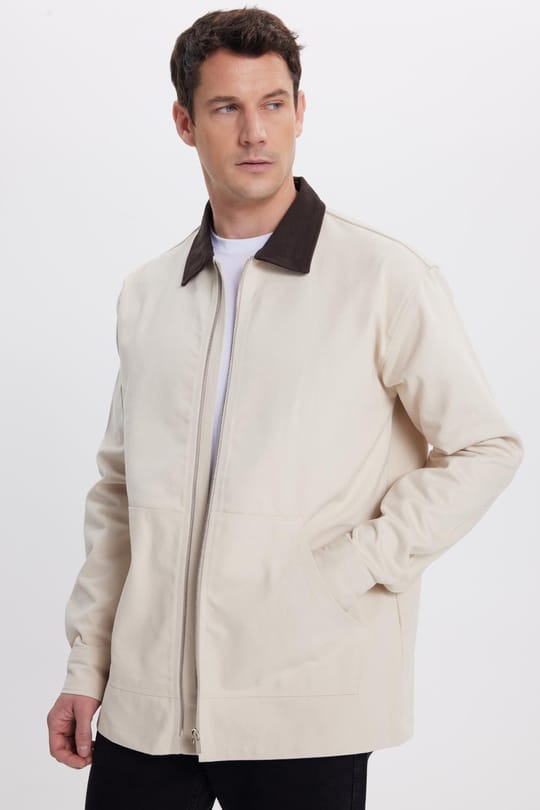 Erkek Relax Fit Rahat Kesim Gabardin Düz Fermuarlı Kanguru Cepli Kontrast Yaka Bej Gömlek Ceket