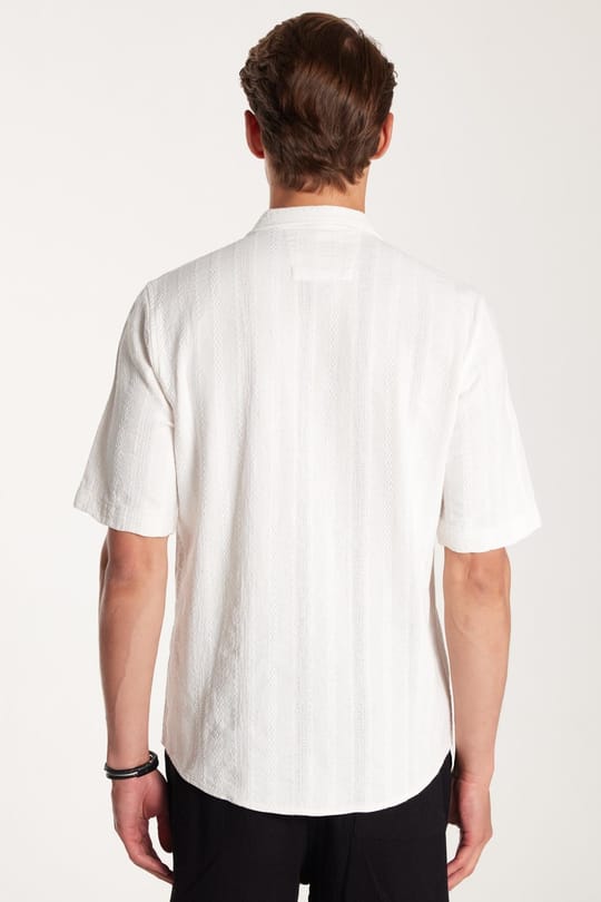 Erkek Regular Fit Rahat Kesim Oversize %100 Pamuk Keten Efekt Kısa Kollu Spor Apaş Yaka Beyaz Gömlek