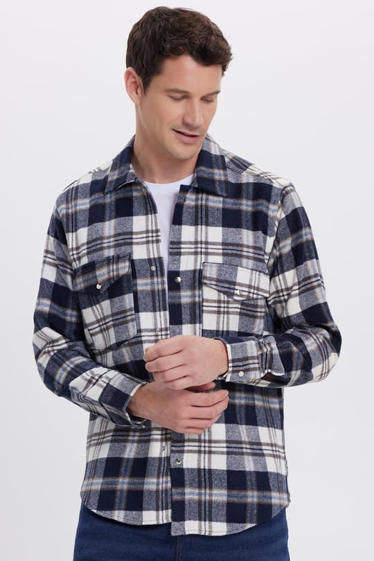Erkek Regular Fit Rahat Kesim Kışlık Kareli Çift Cepli Çıtçıtlı Gömlek