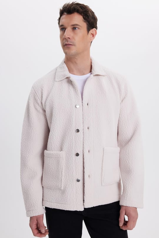 Erkek Regular Fit Rahat Kesim Peluş Çıtçıtlı Torbalı Çift Cepli Ekru Ceket Gömlek