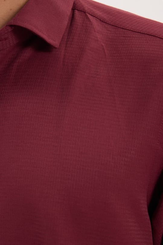 Erkek Regular Fit Klasik Kesim Pamuklu Kolay Ütülenebilir Armürlü Bordo Gömlek