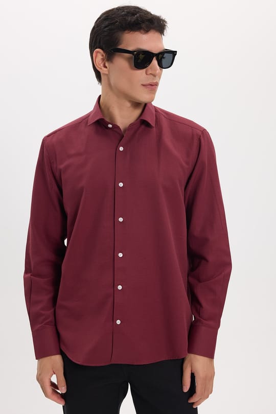 Erkek Regular Fit Klasik Kesim Pamuklu Kolay Ütülenebilir Armürlü Bordo Gömlek