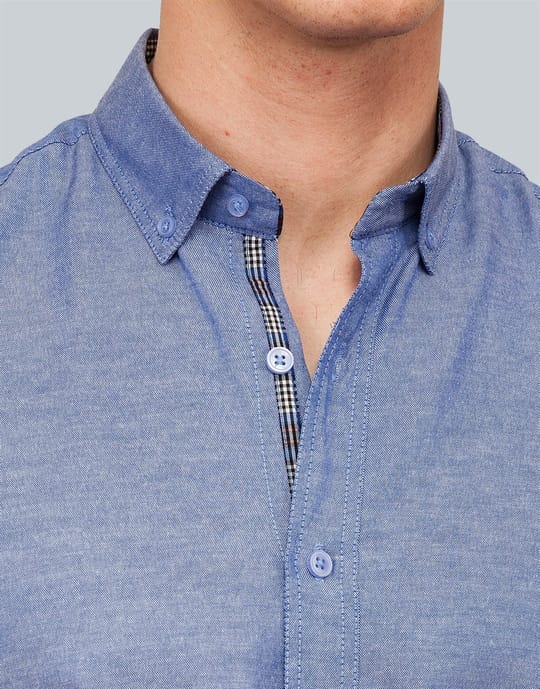 Erkek Slim Fit Dar Kesim Kısa Kollu Pamuklu Oxford Doku Sax Mavi Düğmeli Yaka Gömlek