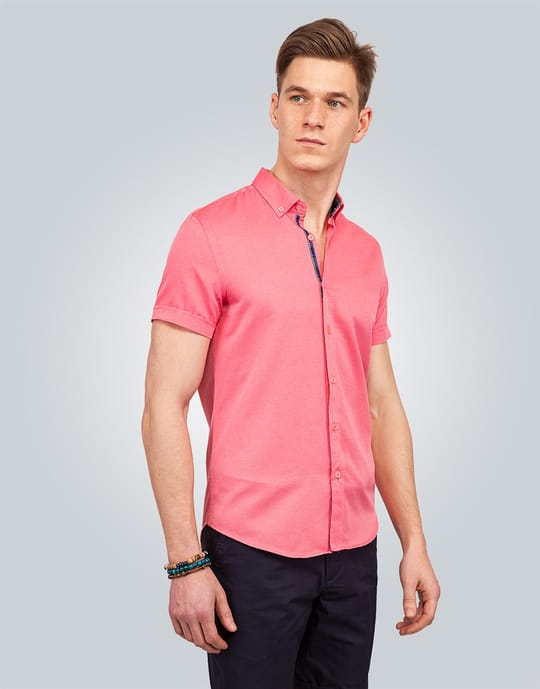 Erkek Slim Fit Dar Kesim Kısa Kollu Pamuklu Oxford Doku Kolay Ütülenebilir Pembe Düğmeli Yaka Gömlek
