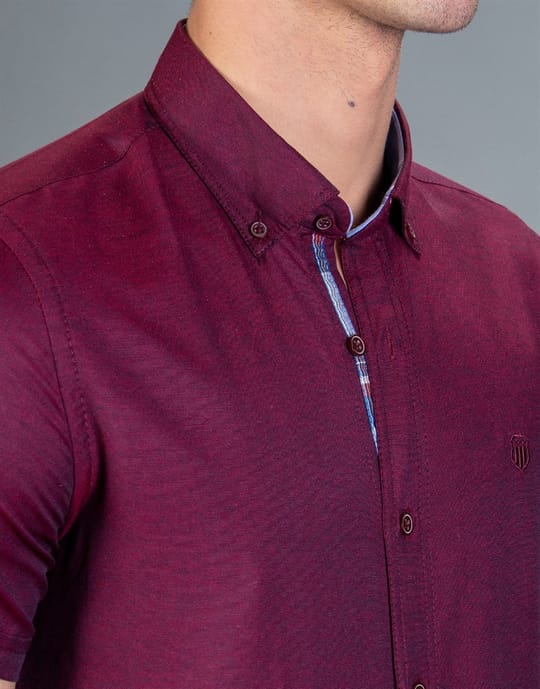 Erkek Slim Fit Dar Kesim Kısa Kollu Pamuklu Oxford Doku Kolay Ütülenebilir Bordo Düğmeli Yaka Gömlek