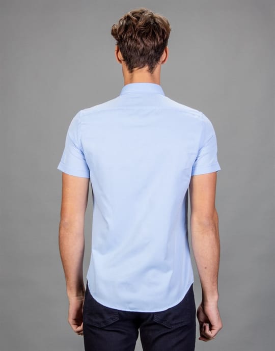 Erkek Slim Fit Dar Kesim Kısa Kollu Pamuklu Oxford Doku Kolay Ütülenebilir Mavi Düğmeli Yaka Gömlek