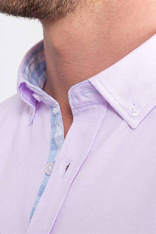 Erkek Slim Fit Dar Kesim Kısa Kollu Pamuklu Oxford Doku Kolay Ütülenebilir Pembe Düğmeli Yaka Gömlek