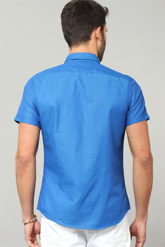 Erkek Slim Fit Dar Kesim Kısa Kollu Pamuklu Oxford Doku Sax Mavi Düğmeli Yaka Gömlek