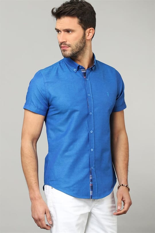 Erkek Slim Fit Dar Kesim Kısa Kollu Pamuklu Oxford Doku Sax Mavi Düğmeli Yaka Gömlek
