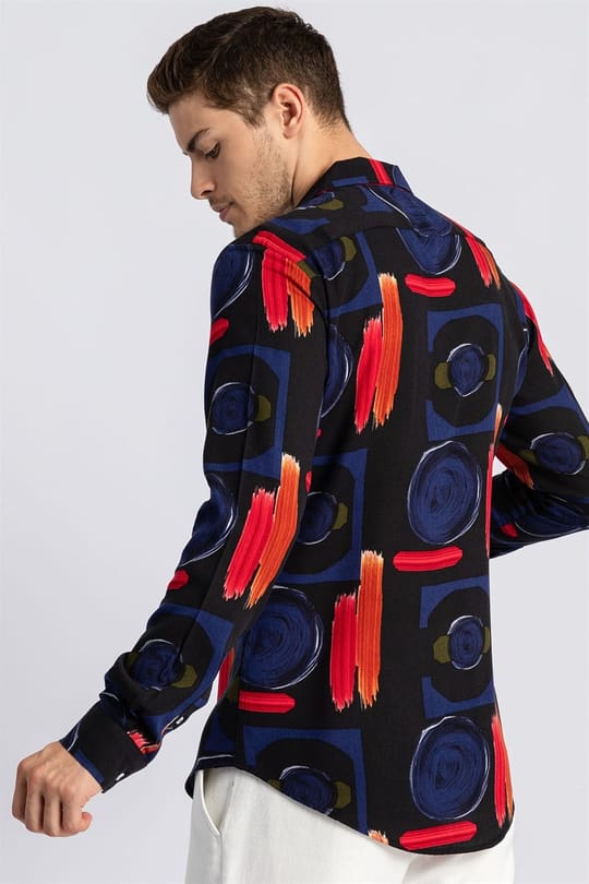 Slim Fit Dar Kesim Uzun Kollu Baskılı Desenli Apaş Yaka Viskon Gömlek