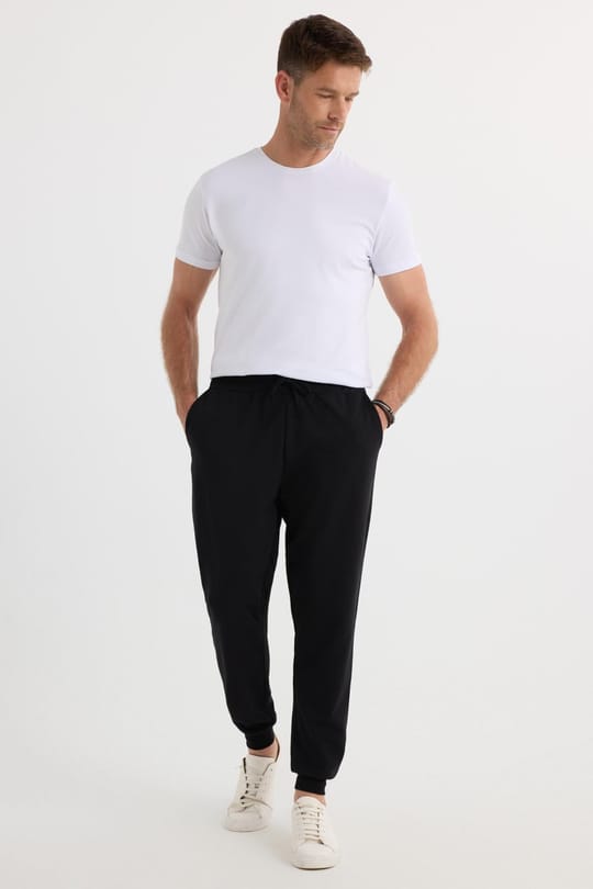 Erkek Regular Fit Klasik Kesim Beli Bağcıklı Jogger Cepli Lastikli Paça Siyah Eşofman Altı
