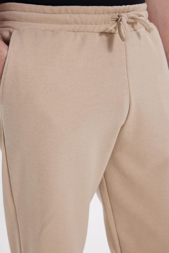 Erkek Regular Fit Klasik Kesim Beli Bağcıklı Jogger Cepli Lastikli Paça Bej Eşofman Altı