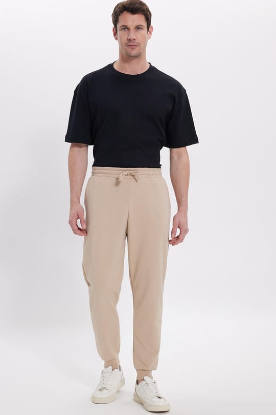 Erkek Regular Fit Klasik Kesim Beli Bağcıklı Jogger Cepli Lastikli Paça Bej Eşofman Altı