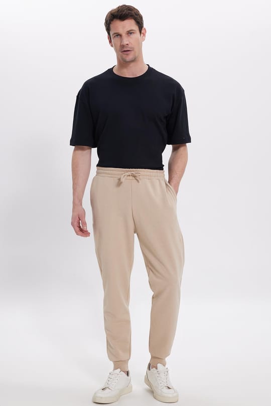 Erkek Regular Fit Klasik Kesim Beli Bağcıklı Jogger Cepli Lastikli Paça Bej Eşofman Altı