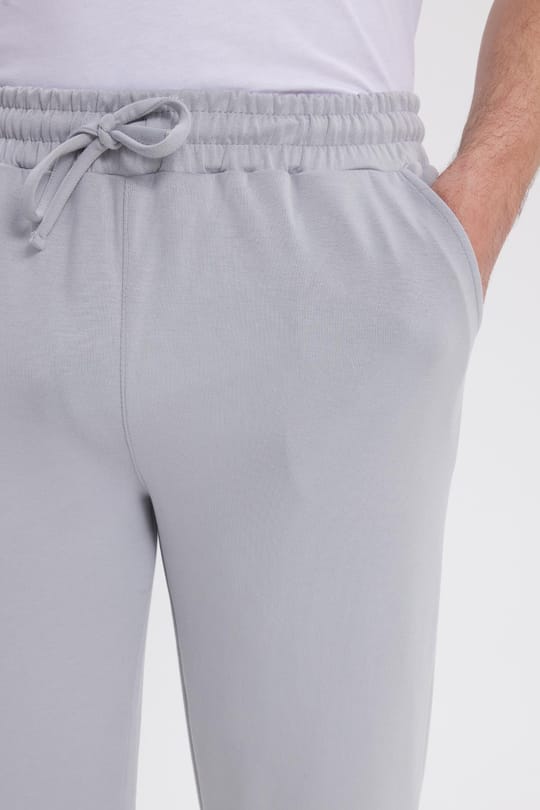 Erkek Slim Fit Dar Kesim Beli Bağcıklı 3 Cepli Geniş Paça Gri Eşofman Altı
