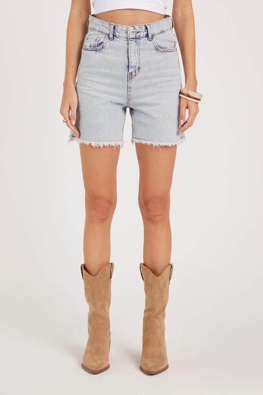 Kadın Regular Fit Klasik Kesim Pamuklu Açık Mavi Jean Kot Şort