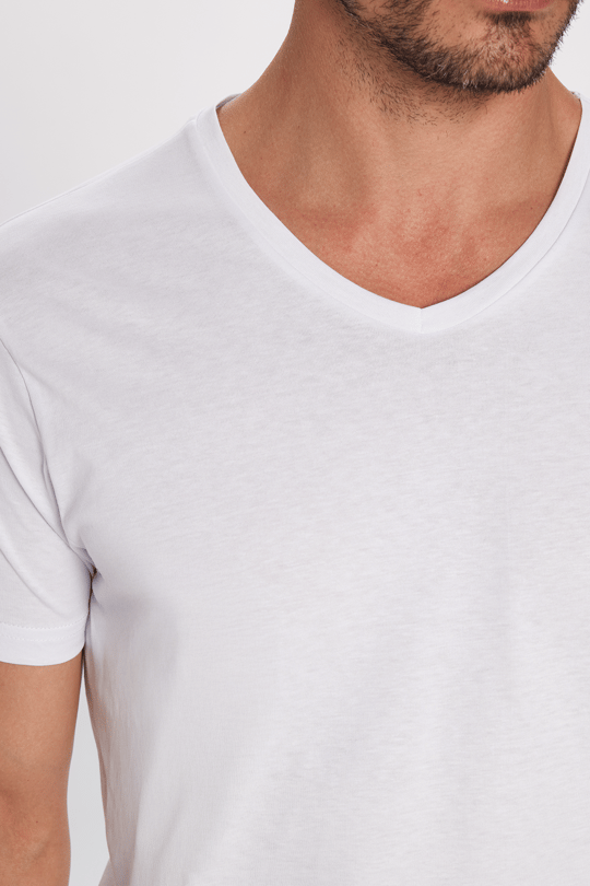 Erkek Slim Fit Dar Kesim %100 Pamuk Yumuşak Dokulu Beyaz V Yaka Tişört