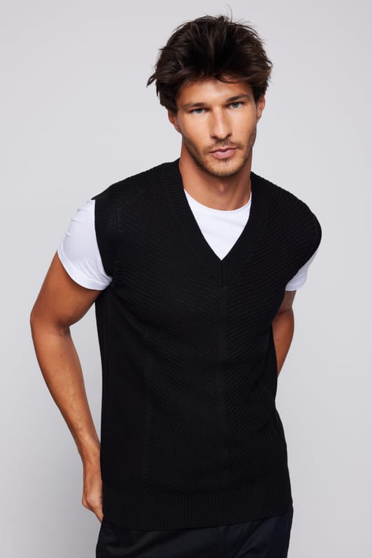 Slim Fit V Yaka Kendinden Desenli Siyah Erkek Süveter