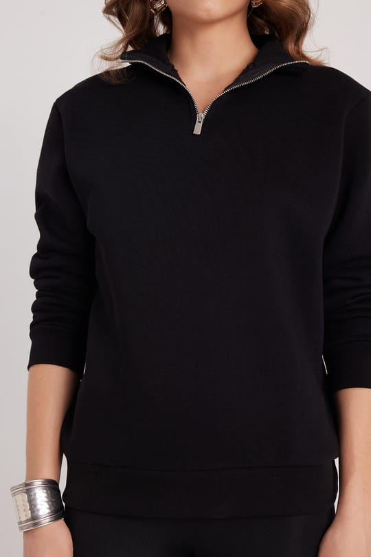 Kadın Relax Fit Rahat Kesim Pamuklu İçi Polarlı Yarım Fermuarlı Siyah Dik Yaka Sweatshirt