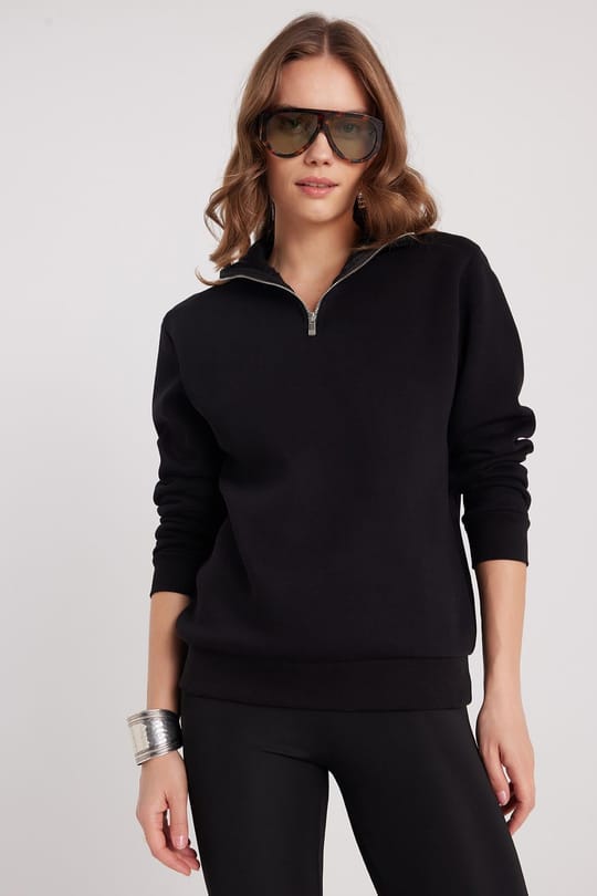 Kadın Relax Fit Rahat Kesim Pamuklu İçi Polarlı Yarım Fermuarlı Siyah Dik Yaka Sweatshirt
