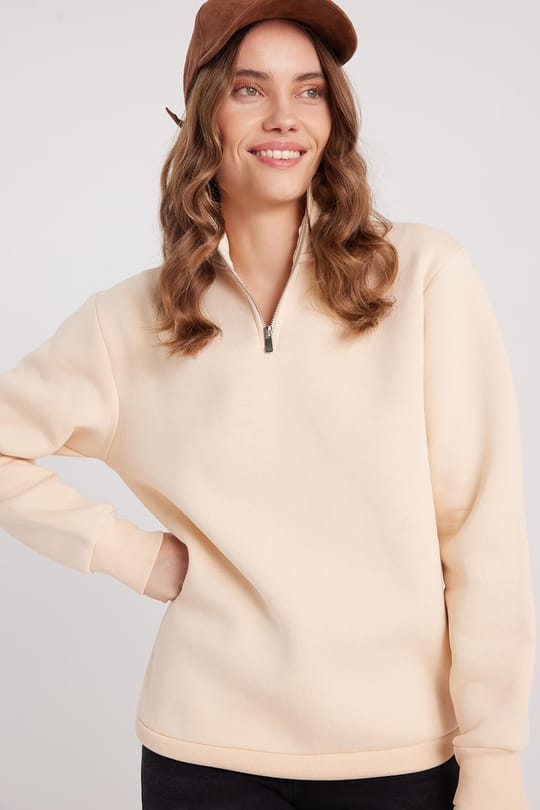 Kadın Relax Fit Rahat Kesim Pamuklu İçi Polarlı Yarım Fermuarlı Ekru Dik Yaka Sweatshirt