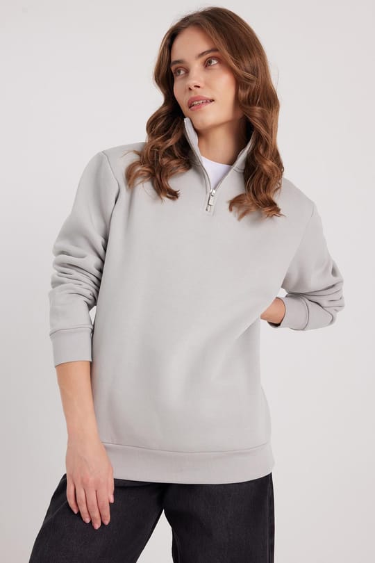 Kadın Relax Fit Rahat Kesim Pamuklu İçi Polarlı Yarım Fermuarlı Taş Renk Dik Yaka Sweatshirt