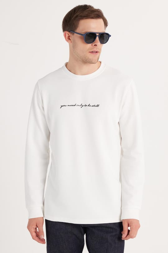 Erkek Standart Fit Pamuklu Bisiklet Yaka Şardonlu Baskılı Beyaz Sweatshirt 