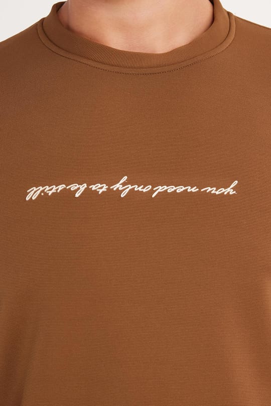 Erkek Standart Fit Pamuklu Bisiklet Yaka Şardonlu Baskılı Kahverengi Sweatshirt 