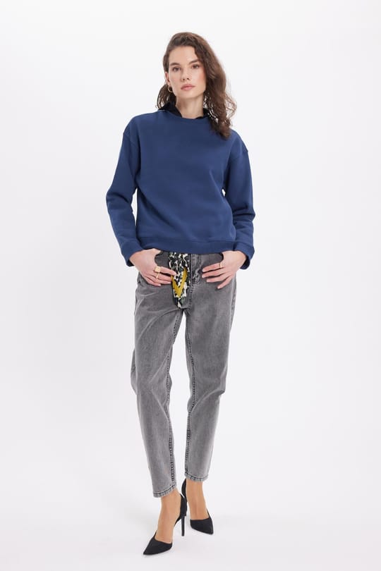 Kadın Oversize Geniş Kesim Pamuklu Bisiklet Yaka Lacivert Sweatshirt