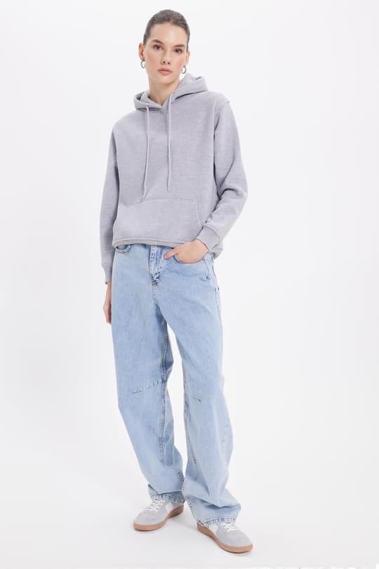 Kadın Relax Fit Rahat Kesim Pamuklu Kapüşonlu Kanguru Cepli Gri Sweatshirt