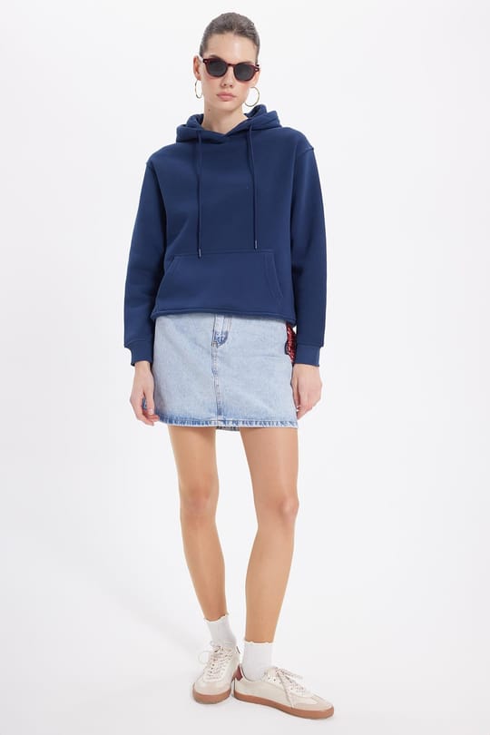 Kadın Relax Fit Rahat Kesim Pamuklu Kapüşonlu Kanguru Cepli Lacivert Sweatshirt