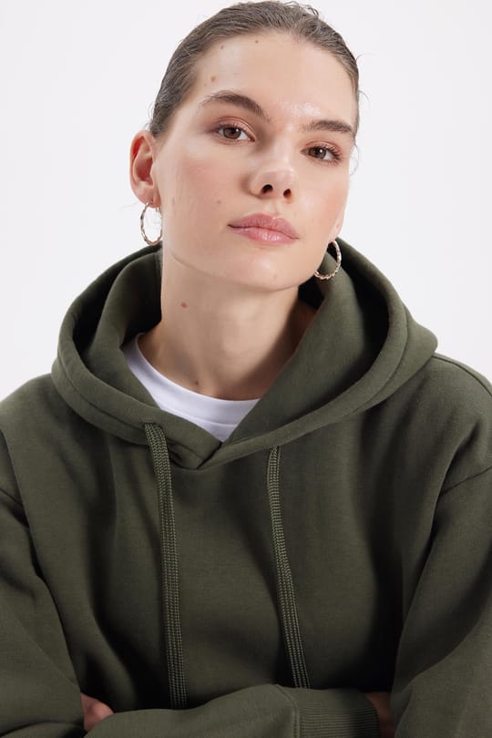 Kadın Oversize Geniş Kesim Pamuklu Yumuşak Dokulu İçi Polarlı Basic Yeşil Kapüşonlu Sweatshirt