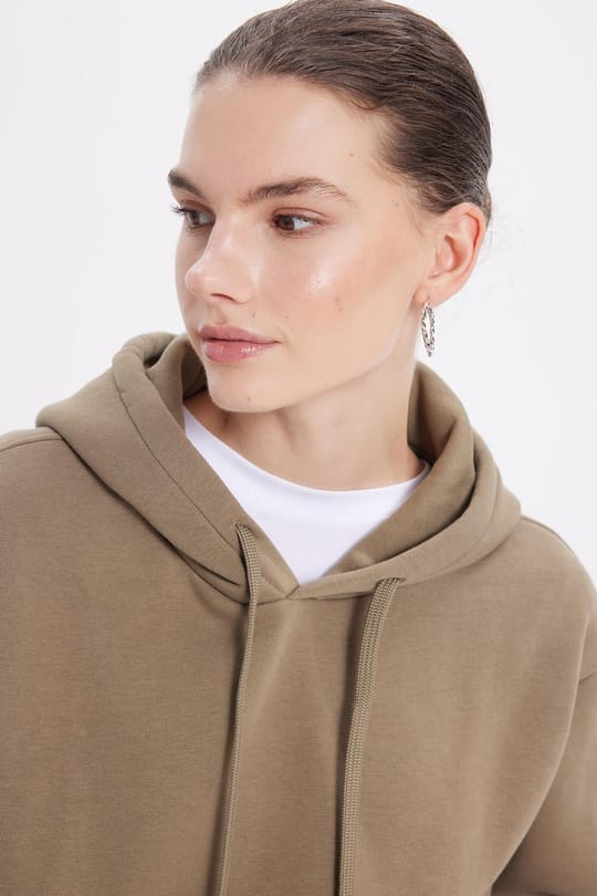 Kadın Oversize Geniş Kesim Pamuklu Yumuşak Dokulu İçi Polarlı Basic Yeşil Kapüşonlu Sweatshirt