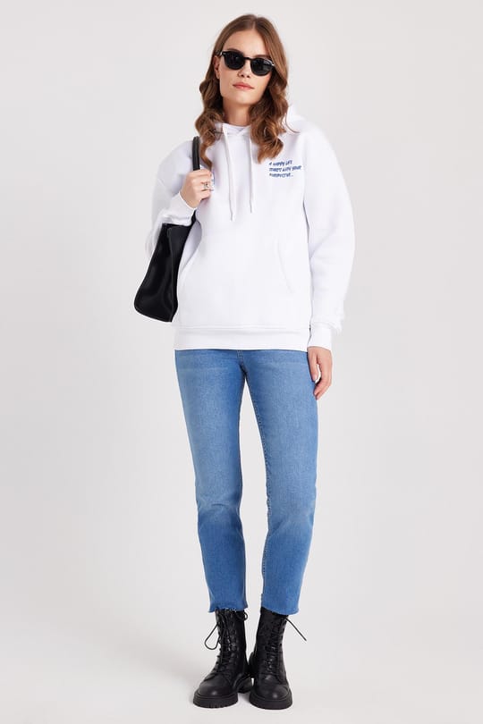 Kadın Oversize Geniş Kesim Pamuklu Yumuşak Dokulu İçi Polarlı Baskılı Beyaz Kapüşonlu Sweatshirt