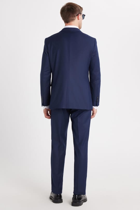 Erkek Slim Fit Lacivert Esnek Likralı Kumaş Sivri Yaka Yelekli Takım Elbise