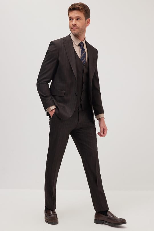 Erkek Slim Fit Kahverengi Esnek Likralı Kumaş Sivri Yaka Yelekli Takım Elbise