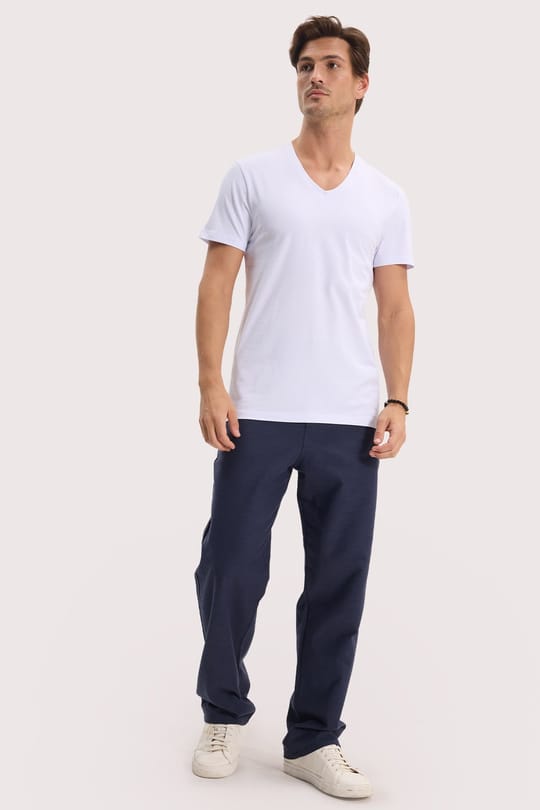 Erkek Slim Fit Dar Kesim Pamuklu Yumuşak Dokulu Likralı Esnek Kumaş Düz Basic Beyaz V Yaka Tişört