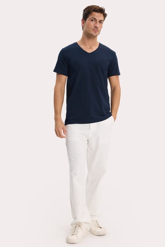 Erkek Slim Fit Dar Kesim Pamuklu Yumuşak Dokulu Likralı Esnek Kumaş Düz Basic Lacivert V Yaka Tişört