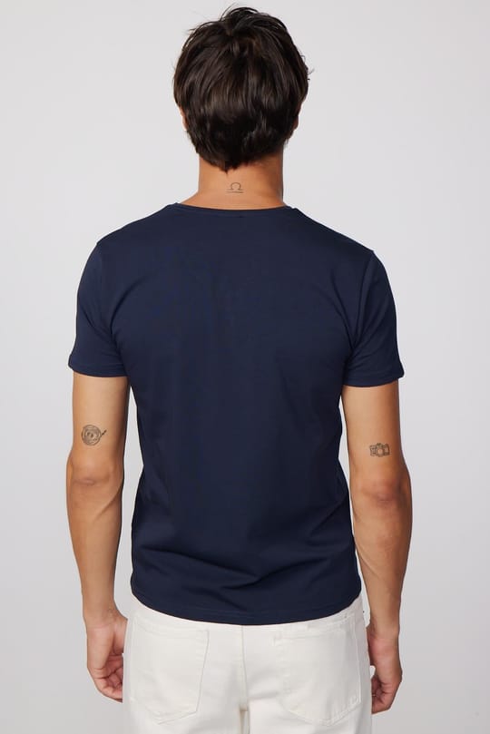 Erkek Slim Fit Dar Kesim Pamuklu Yumuşak Dokulu Likralı Esnek Kumaş Düz Basic Lacivert V Yaka Tişört