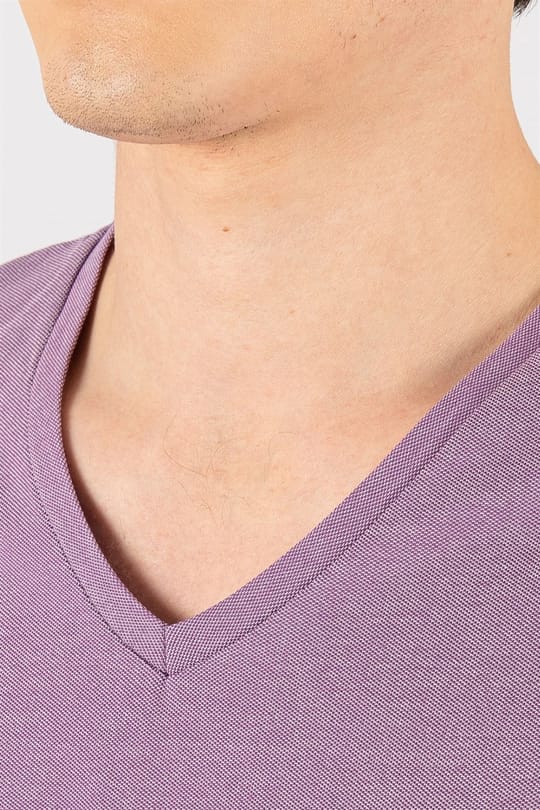 Erkek Slim Fit Dar Kesim Pamuklu Oxford Lila V Yaka Tişört
