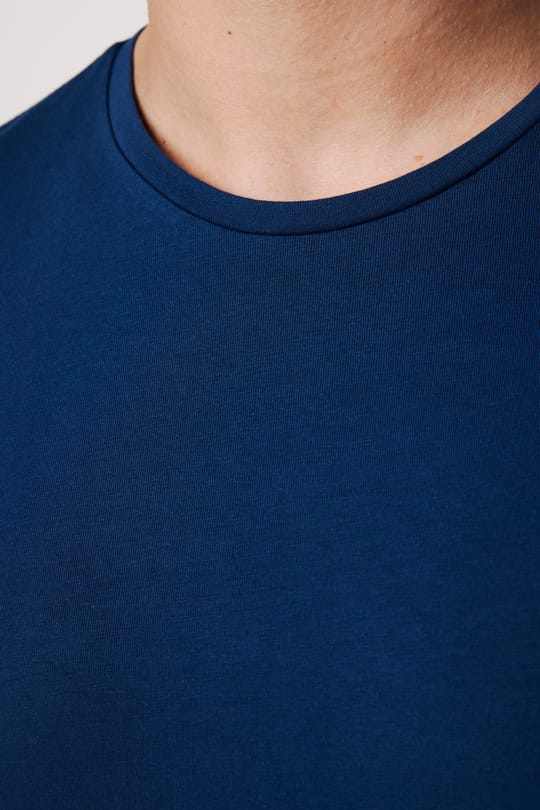 Erkek Slim Fit Dar Kesim Pamuklu Yumuşak Doku Likralı Esnek Kumaş Basic İndigo Bisiklet Yaka Tişört