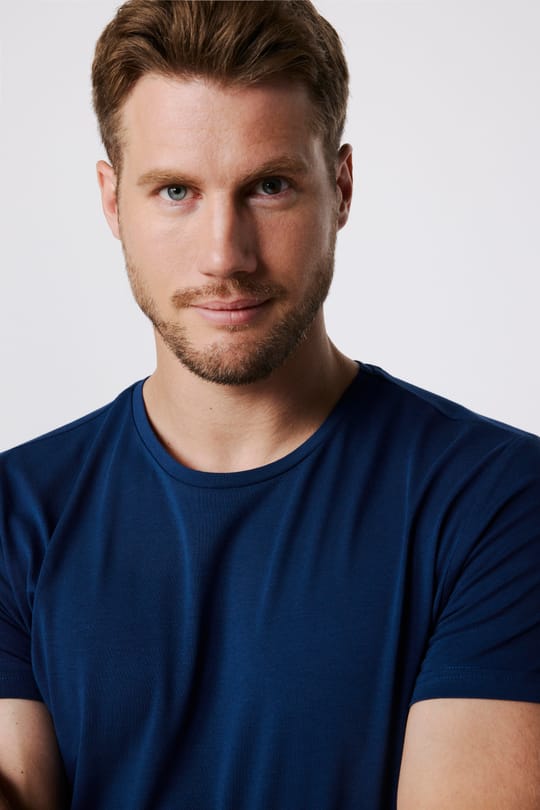 Erkek Slim Fit Dar Kesim Pamuklu Yumuşak Dokulu Esnek Kumaş Düz Basic İndigo Bisiklet Yaka Tişört