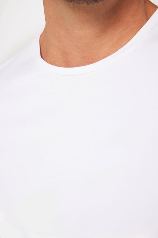 Erkek Slim Fit Dar Kesim Pamuklu Yumuşak Doku Likralı Likralı Kumaş Basic Beyaz Bisiklet Yaka Tişört